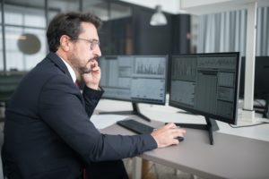 consultant expert money